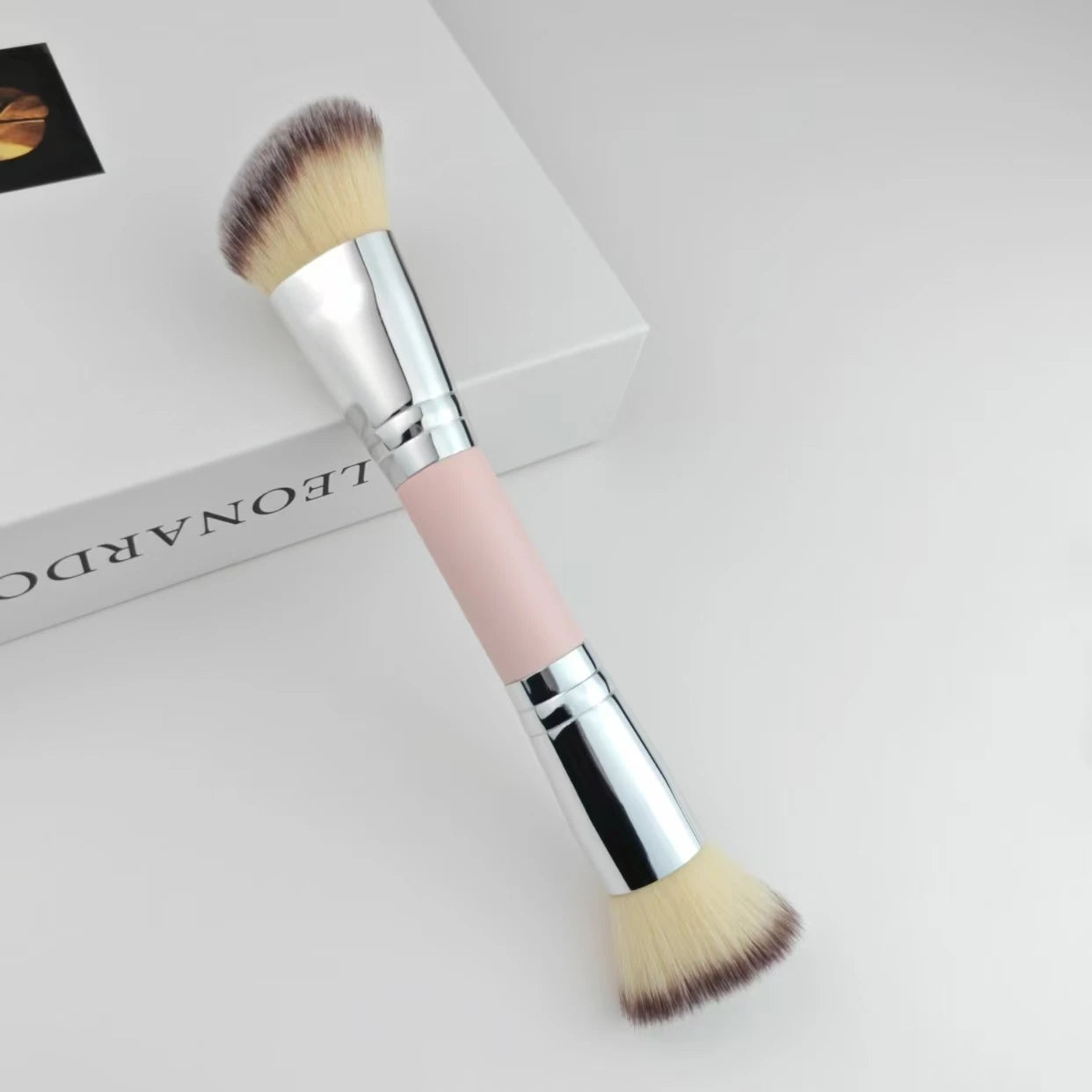 Facial Makeup Brush, a Portable Double-Headed Multi-Functional Makeup Brush, Foundation Brush, Contour Brush, Loose Powder Brush, Blush Brush, All-In-One Makeup Brush Suitable for Men and Women