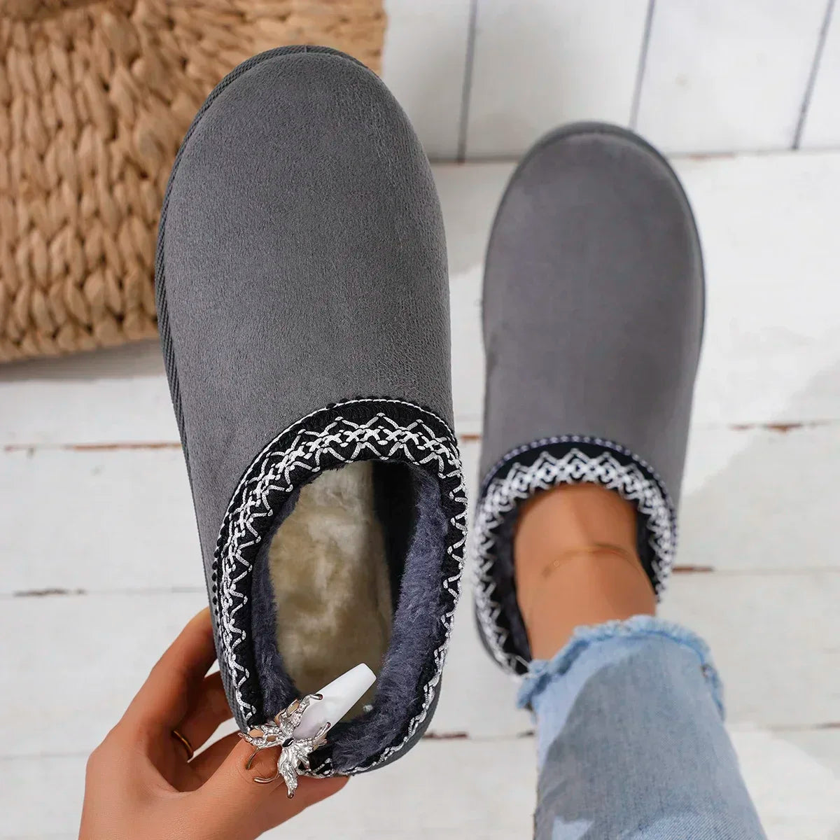 Winter 2024 New Cashmere Warm Thick Sole Heelless Covered Half Mop Cashmere Warm Uggs