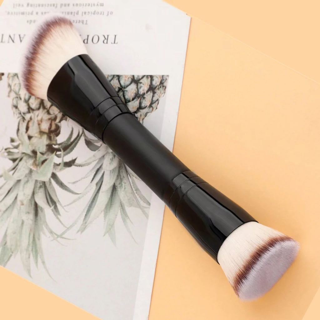 Facial Makeup Brush, a Portable Double-Headed Multi-Functional Makeup Brush, Foundation Brush, Contour Brush, Loose Powder Brush, Blush Brush, All-In-One Makeup Brush Suitable for Men and Women