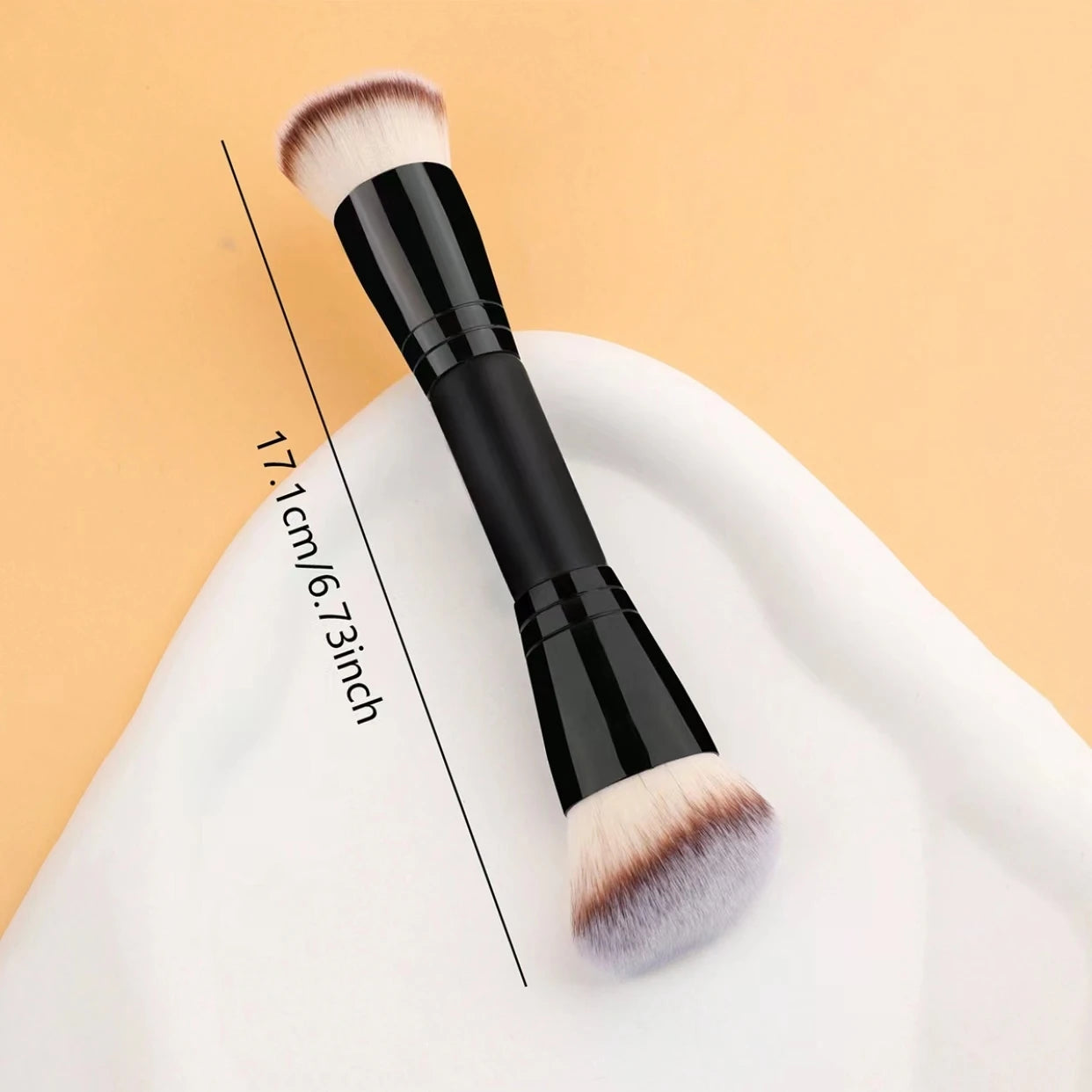 Facial Makeup Brush, a Portable Double-Headed Multi-Functional Makeup Brush, Foundation Brush, Contour Brush, Loose Powder Brush, Blush Brush, All-In-One Makeup Brush Suitable for Men and Women