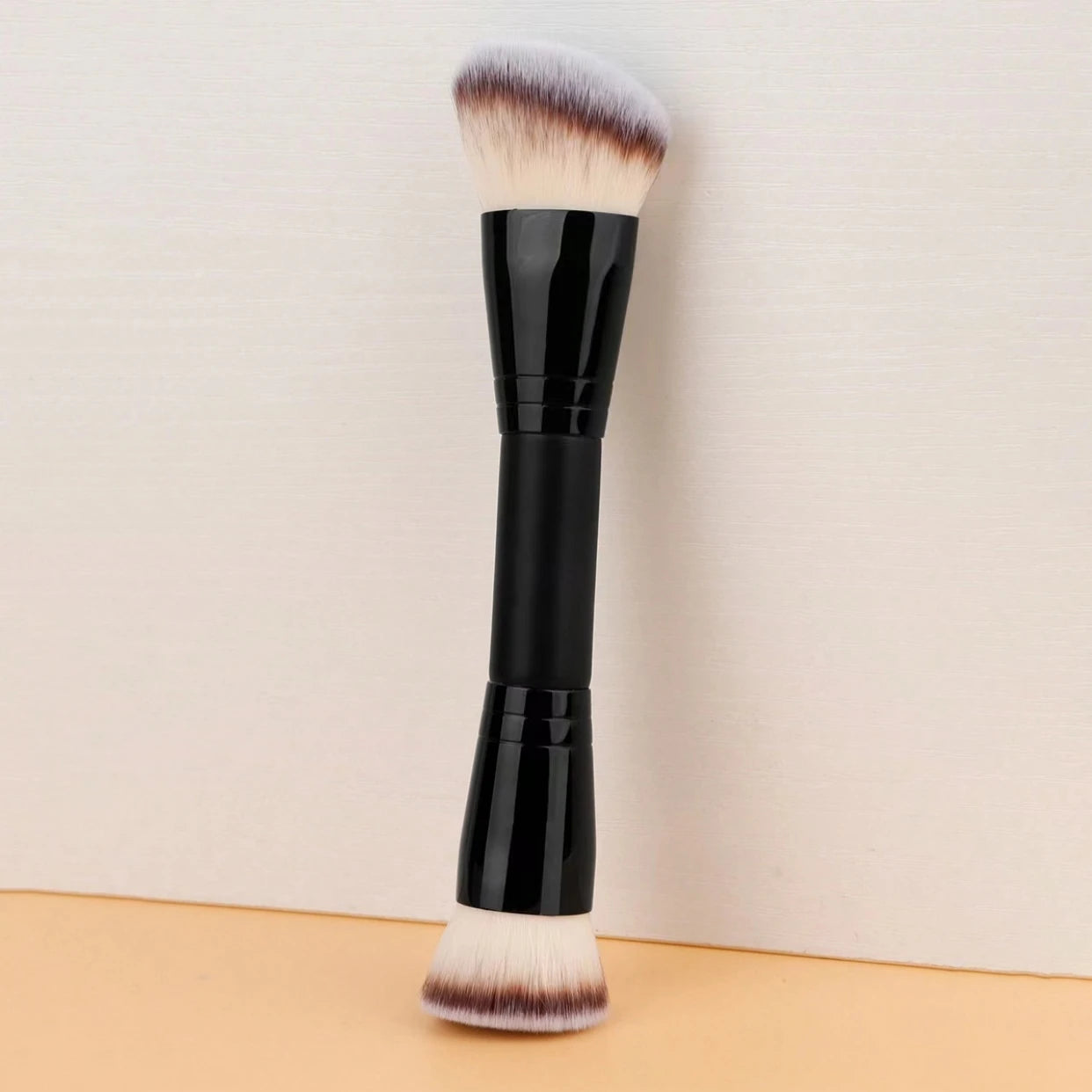 Facial Makeup Brush, a Portable Double-Headed Multi-Functional Makeup Brush, Foundation Brush, Contour Brush, Loose Powder Brush, Blush Brush, All-In-One Makeup Brush Suitable for Men and Women